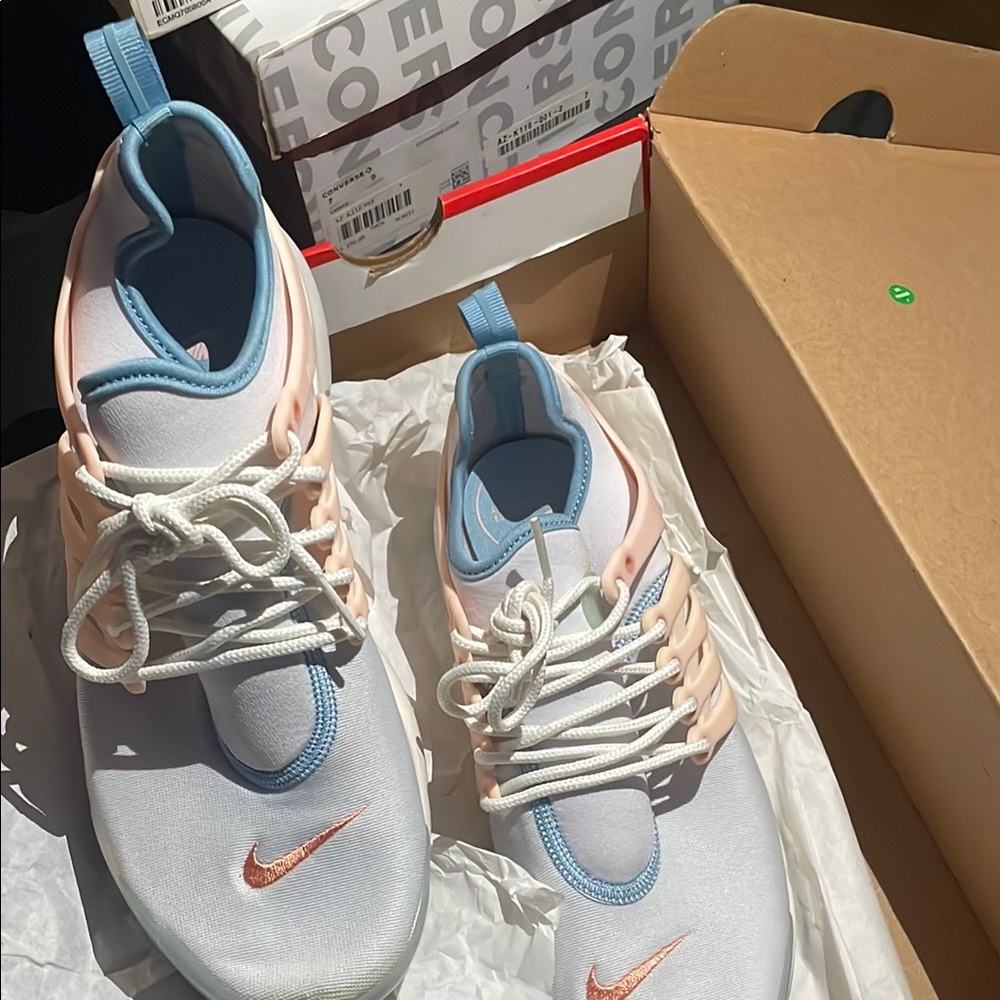 Nike Women's White and Pink Sneakers